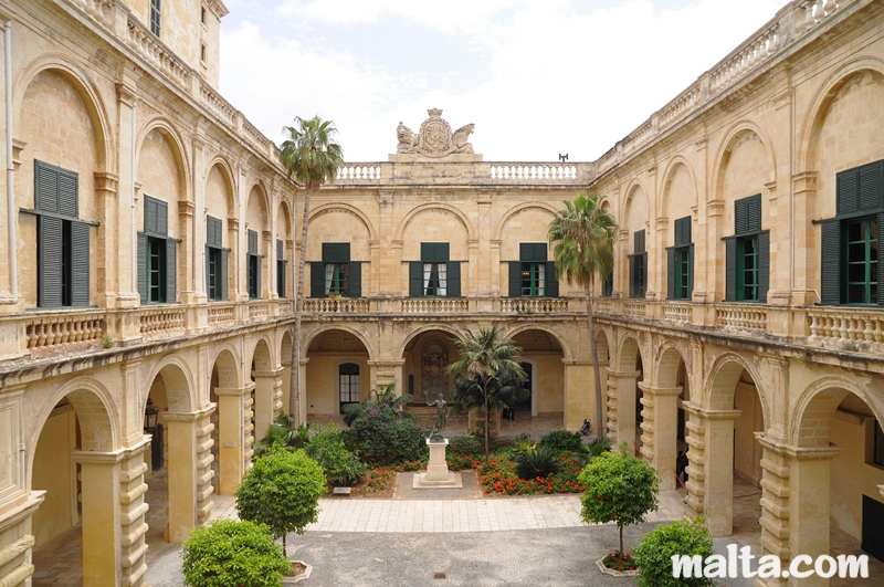 Grandmaster's Palace in Valletta - Maltatina