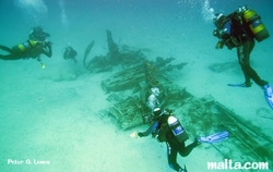 Divers exploring the Beaufighter